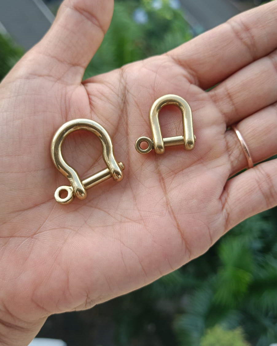 Brass horseshoe D-ring