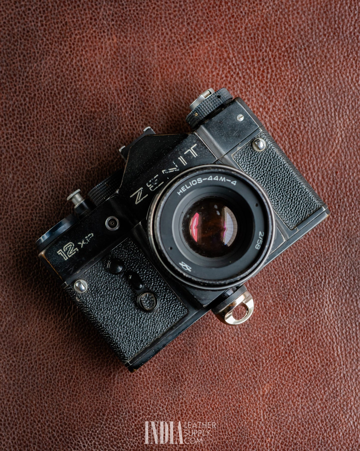 Camera Connector Screw Zinc Alloy Gunmetal / Nickel | India Leather Supply