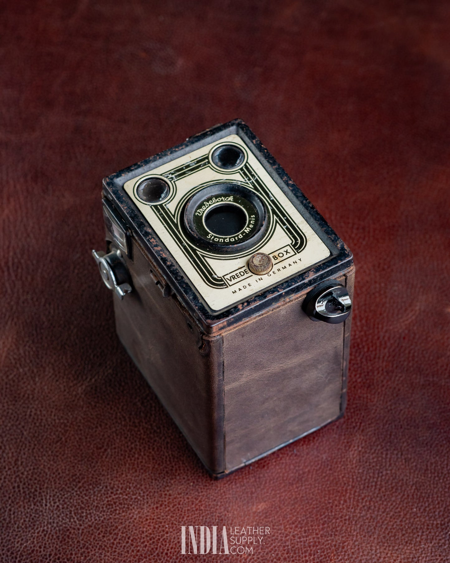 Camera Connector Screw Zinc Alloy Gunmetal / Nickel | India Leather Supply