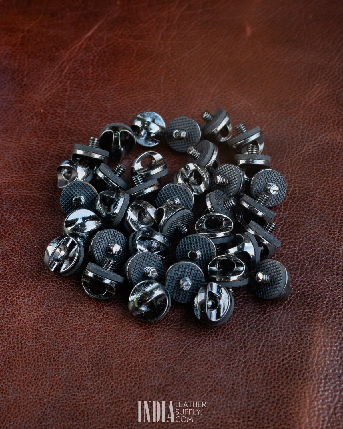 Camera Connector Screw Zinc Alloy Gunmetal / Nickel | India Leather Supply