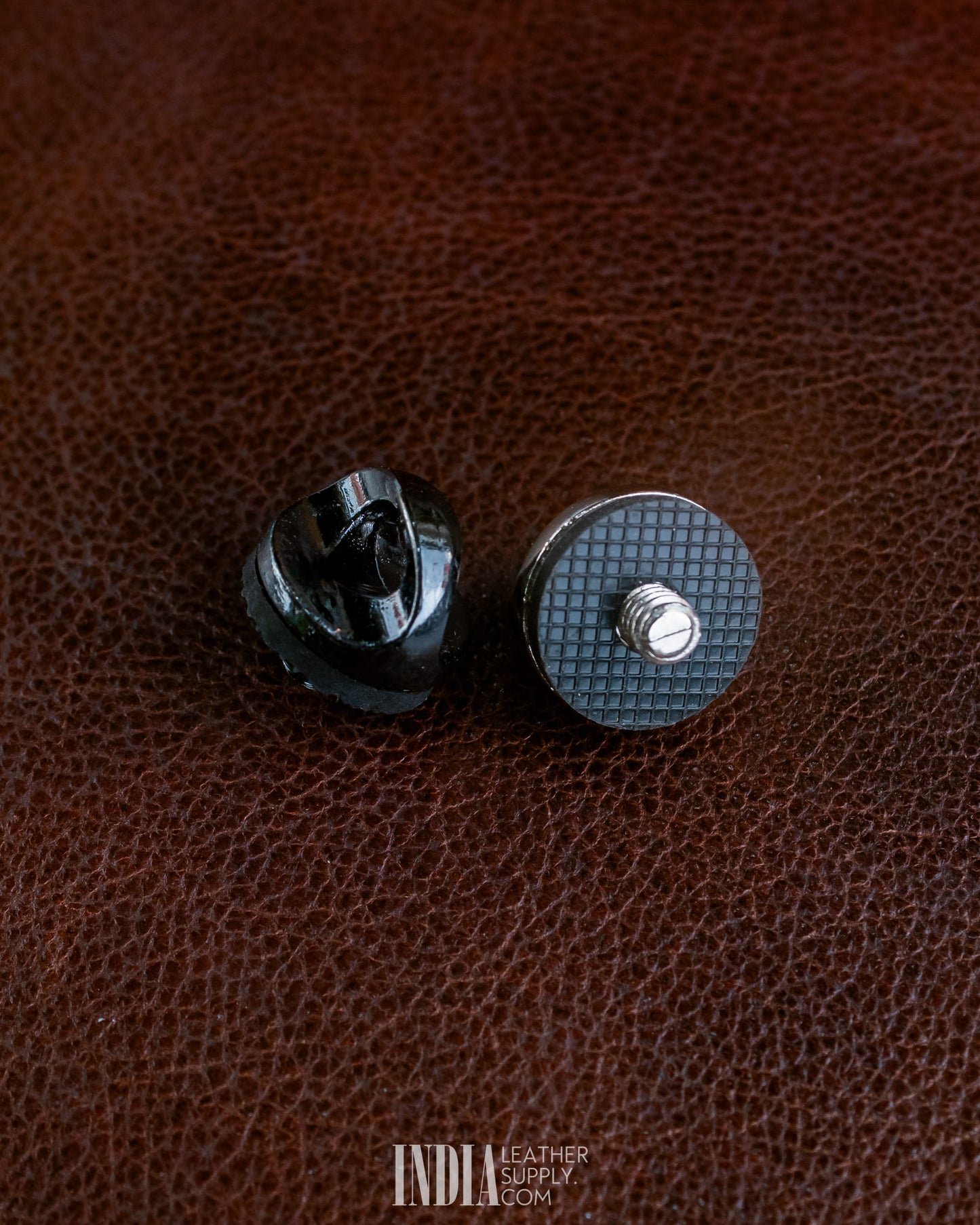 Camera Connector Screw Zinc Alloy Gunmetal / Nickel | India Leather Supply
