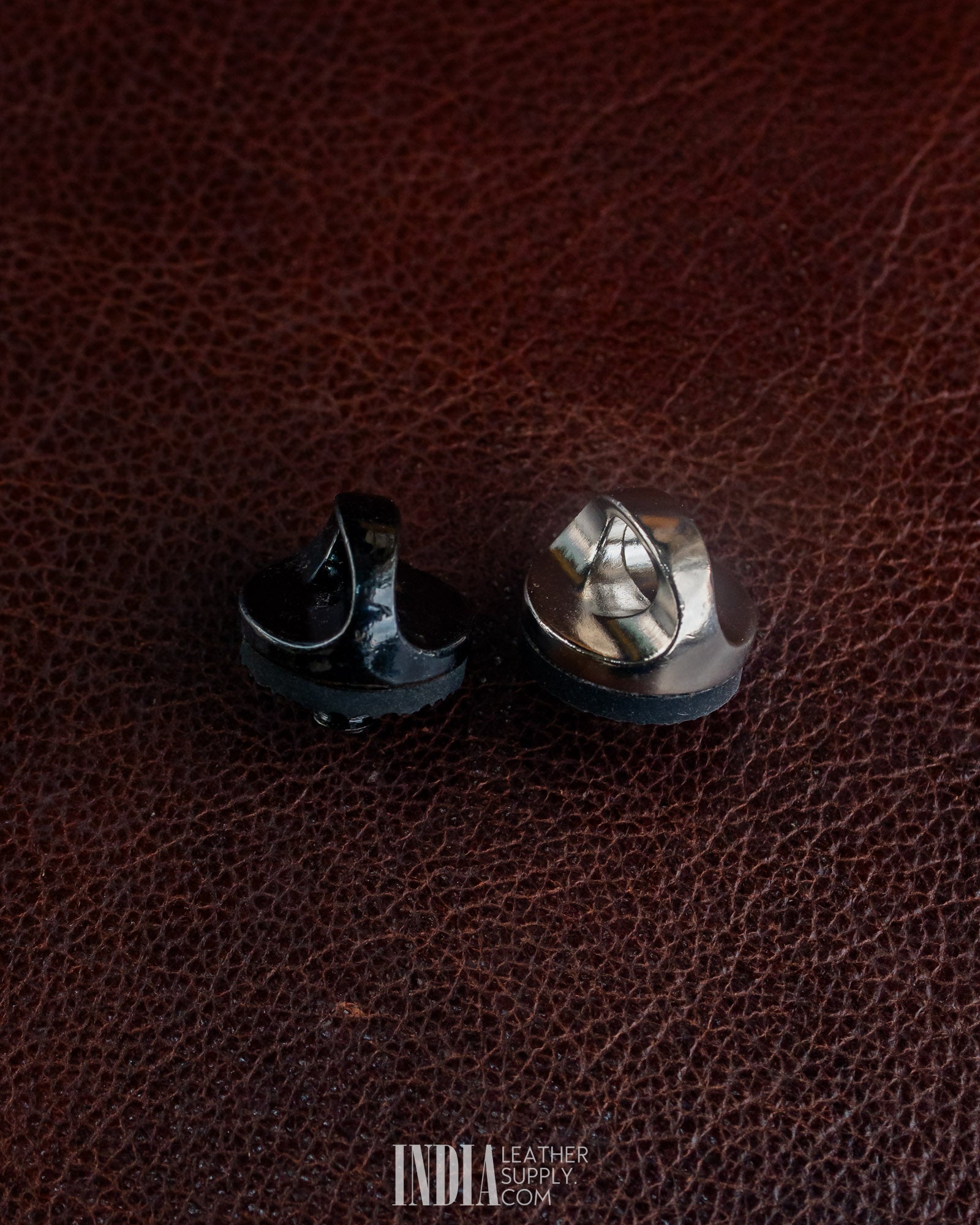 Camera Connector Screw Zinc Alloy Gunmetal / Nickel | India Leather Supply