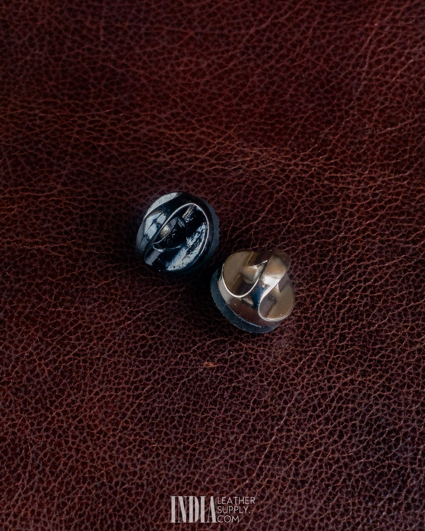 Camera Connector Screw Zinc Alloy Gunmetal / Nickel | India Leather Supply