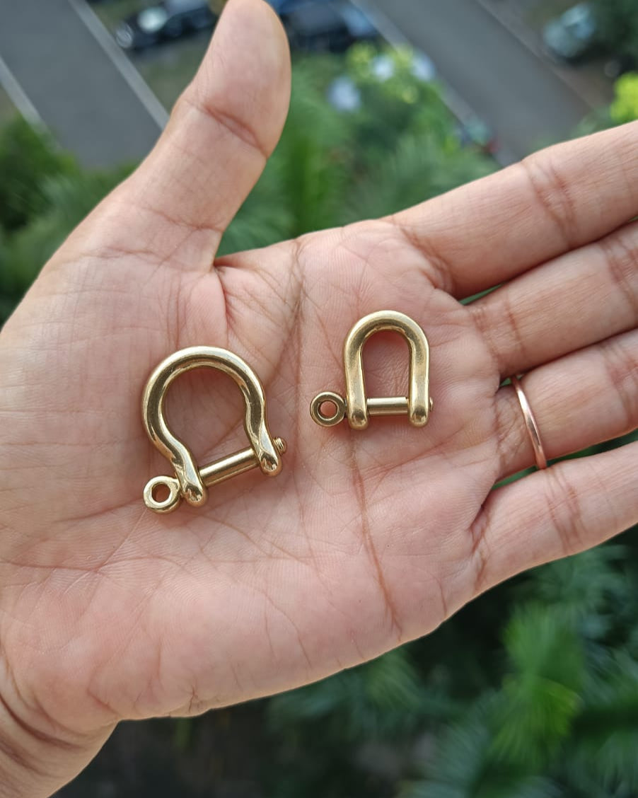 Brass horseshoe D-ring